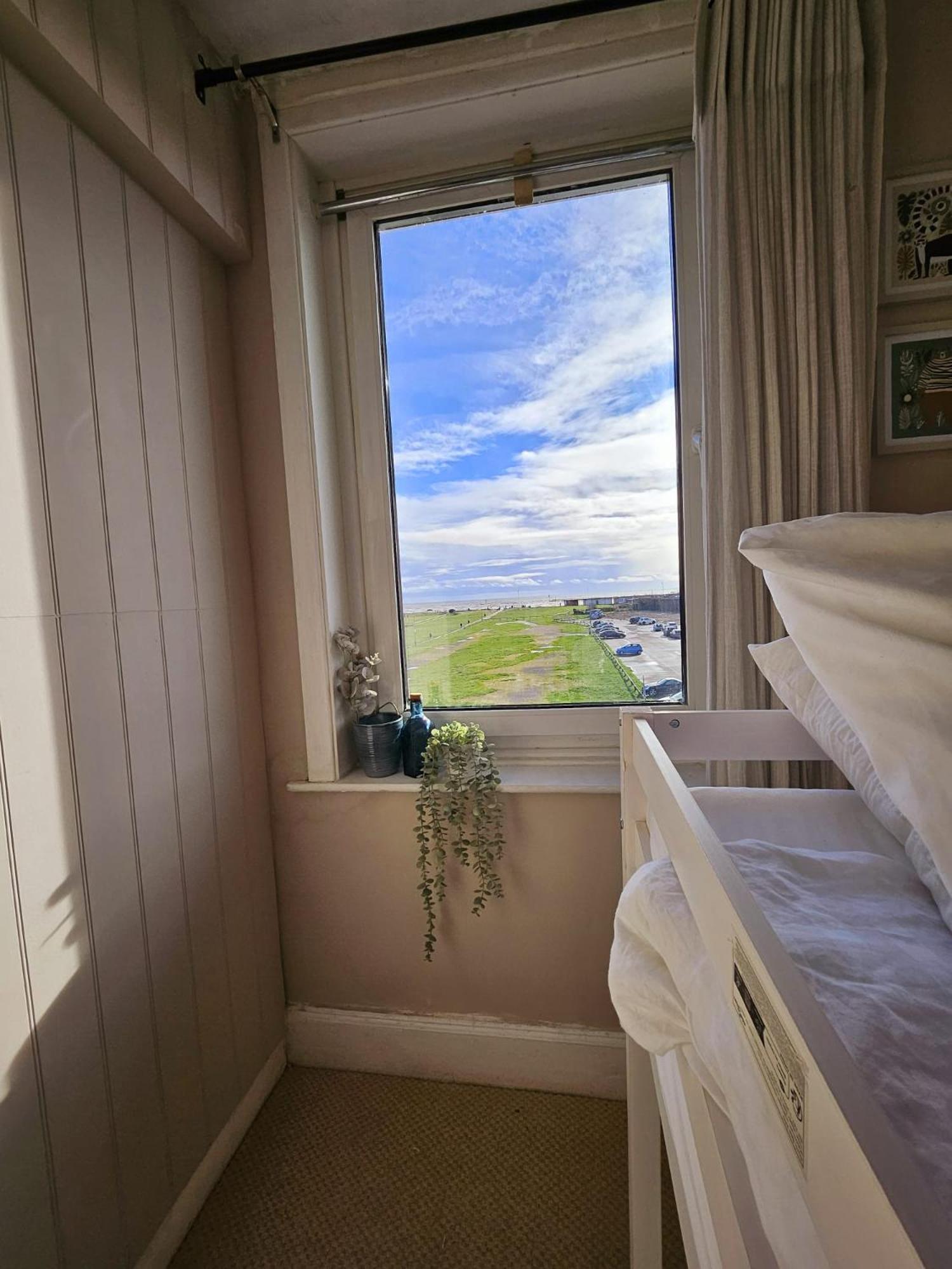 Seaview 2 Bedroom Apartment Littlehampton Esterno foto