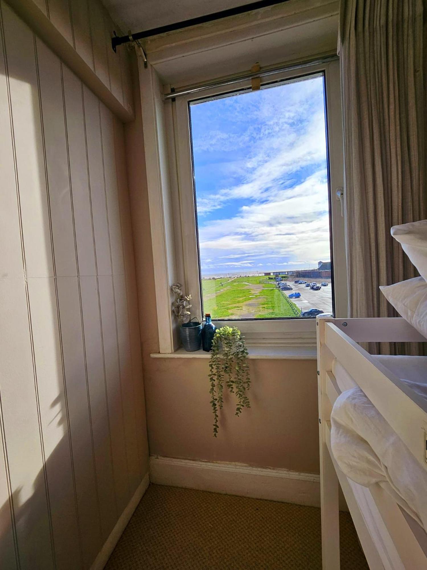 Seaview 2 Bedroom Apartment Littlehampton Esterno foto